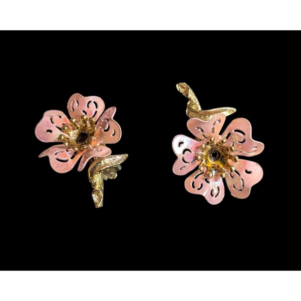 Vintage Coro Pink Enamel‎ Gold-Tone Flower Clip-On Earrings 1.5 Inch